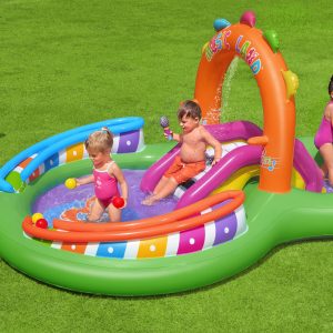 9'8" x 6'3" x 54"/2.95m x 1.90m x 1.37m Sing 'n Splash Play Center